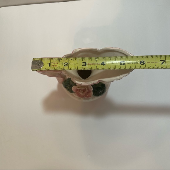 Vintage small irredentist pink pitcher vase 3D floral design - Picture 12 of 14